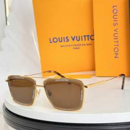 Picture of Louis Vuitton Sunglasses _SKUfw77710121fw